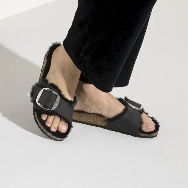 Madrid Big Buckle Shearling Oiled Leather Black - Image 4