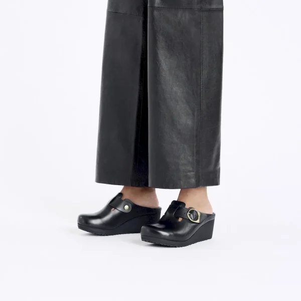 Fanny Ring-Buckle Leather Black/Black - Image 2